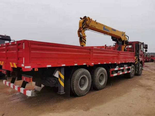 陜汽德龍前四后八國(guó)六隨車(chē)吊