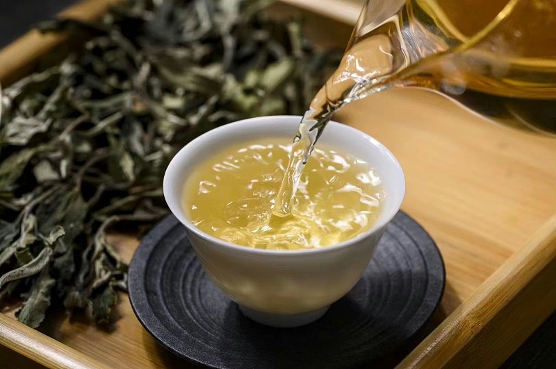 白茶湯色
